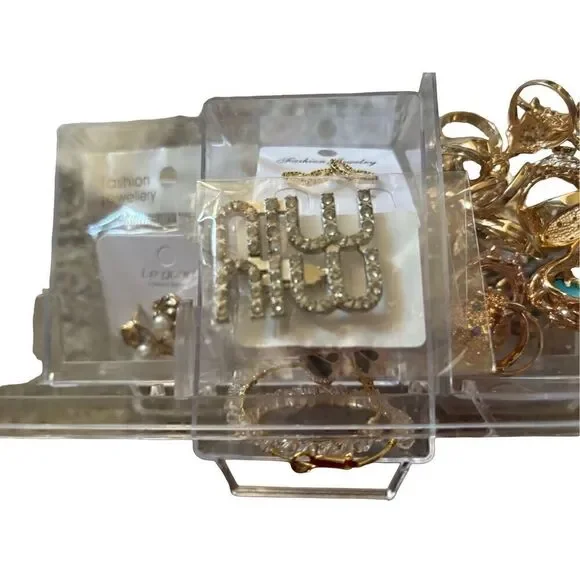 Jewelry  - Picture 3 of 16